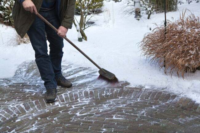 limpeza de neve no quintal – para mais inverno
