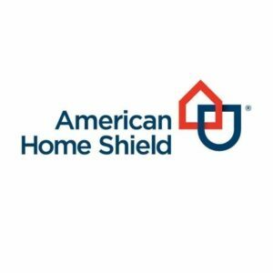 Uz balta fona ir redzami vārdi “American Home Shield” un uzņēmuma zils un sarkans logotips.