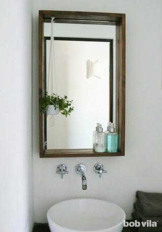 Como emoldurar um espelho de banheiro