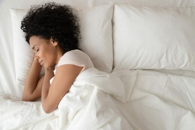Hvilken type sengetøy vil holde deg den kuleste om natten? for varmt til å sove