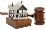 Contratación de un abogado de bienes raíces y otros profesionales