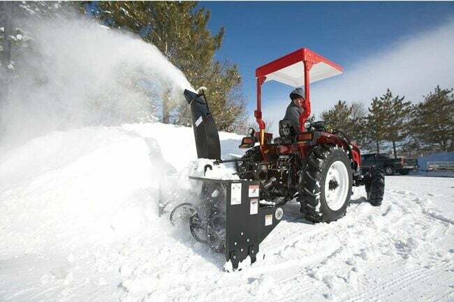Cele mai bune opțiuni combinate de mașini de tuns iarba suflantă de zăpadă
