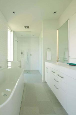 dušo kabinų nuotraukos, visos baltas vonios kambarys su dušu