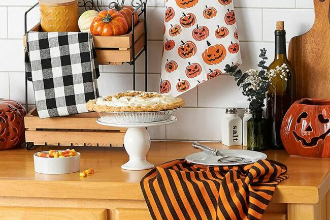 Alternativet for beste Halloween-dekorasjoner: DII Halloween-trykt kjøkkenhåndklesett