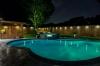 12 idei de iluminat pentru piscină pentru a vă lumina spațiul în aer liber