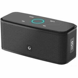 Najlepšie technické darčeky: prenosný Bluetooth reproduktor DOSS SoundBox Touch