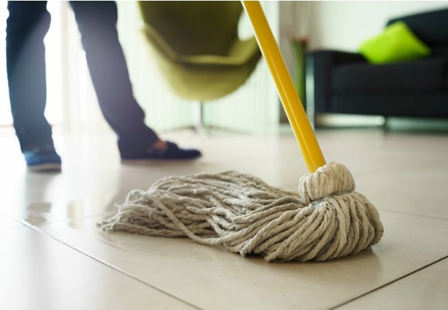 Как да изтриете пода