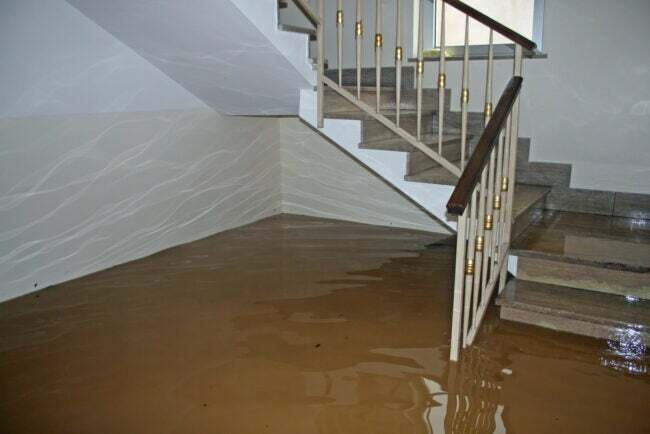 seguro residencial cobre danos causados ​​pela água
