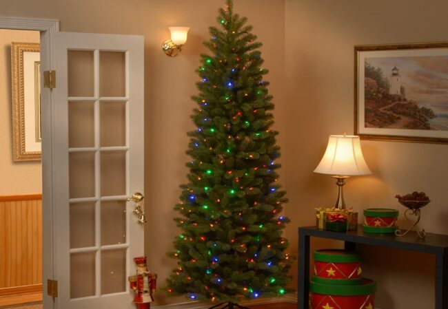 Melhor opção de Natal artificial: Trees_National Tree Company 7,5 pés. Pencil Slim Fir