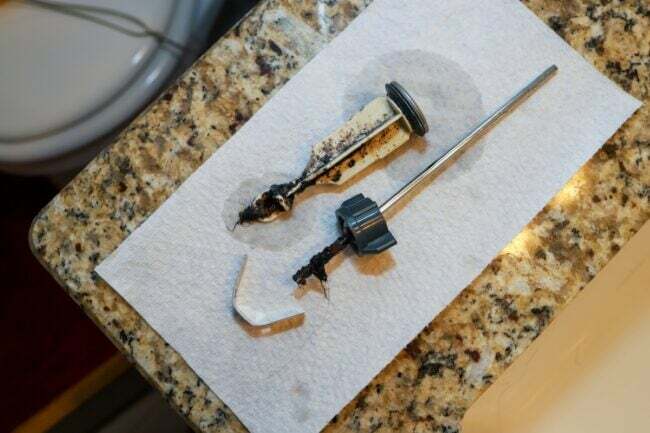 hogyan kell megjavítani a mosogató dugóját