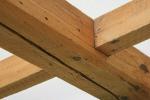 Как да разстроите дървени греди