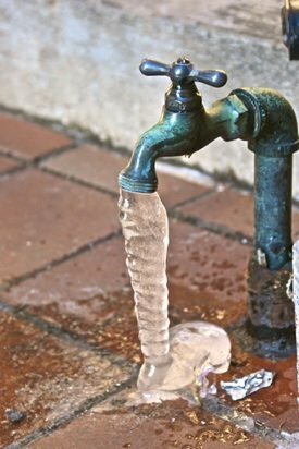 macplumbingutah-frozenpipes-outdoor-faucet
