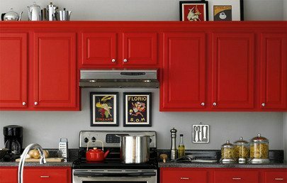 пофарбовані кухонні шафи