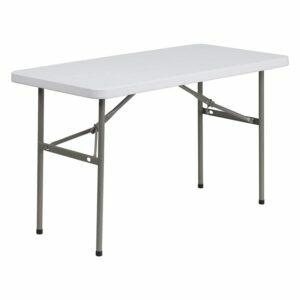 La migliore opzione di tavolo pieghevole: tavolo pieghevole in plastica 24x48 Flash Furniture