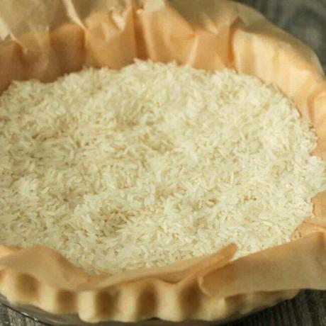 パイの重りとして使用される米