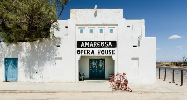 Operna hiša in hotel Amargosa v Dolini smrti v Kaliforniji