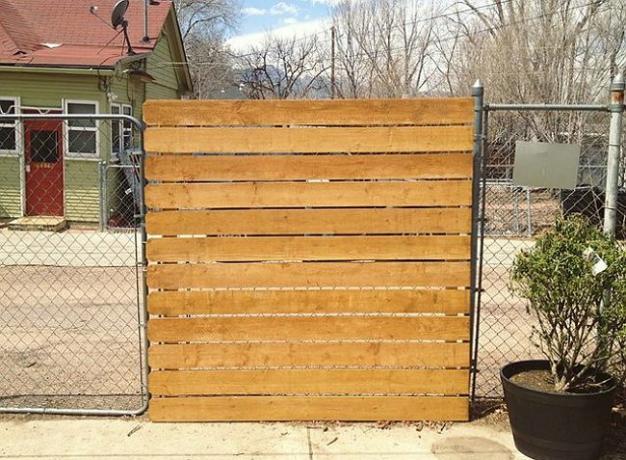 DIY-privacy-fence-2