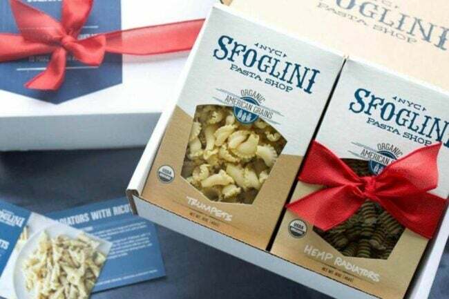 ตัวเลือกของขวัญการสมัครสมาชิกที่ดีที่สุด: Sfoglini Pasta of the Month Club