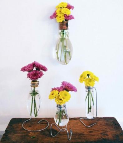 Ampul çiçek vazoları