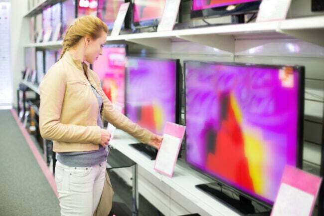 iStock-174916019 saker du aldrig visste om returnerar kvinna köper TV: n