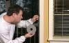 8 enkla steg för att installera dörrväderborttagning (korrekt)
