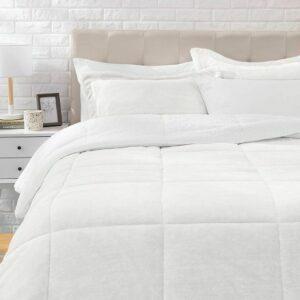 Лучший вариант набора одеял: Ультрамягкое одеяло AmazonBasics Ultra-Soft Micromink