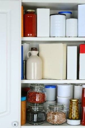 Como limpar armários de cozinha - detalhes do interior