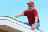 כיצד לתקן גג נפול בעצמך: מדריך לתיקון גגות