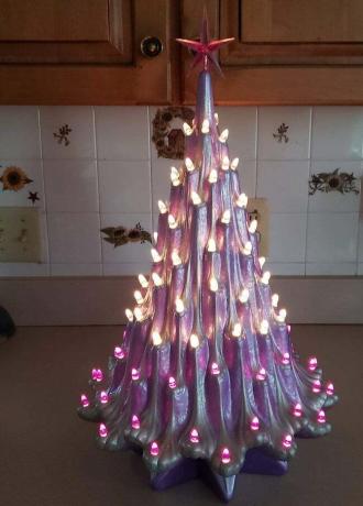 Weihnachtsbaum aus Keramik