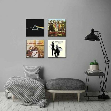 Альбомы идей декора стен Amazon, висящие на стене гостиной.jpg