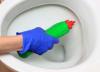 Sådan renser du et toilet uden et stempel: 7 geniale hacks
