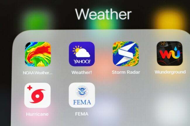 aplikácie počasia na mobilnom telefóne