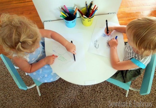 Zložljiva miza DIY - spustna otroška miza