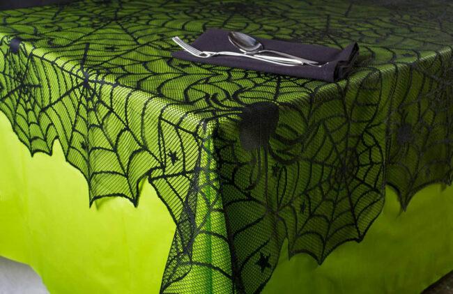 Najboljša možnost dekoracije za noč čarovnic: Namizni prt DII Black Spider Web