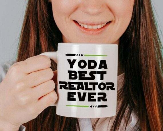 Найкращі подарунки для ріелторів Варіант Yoda Best Realtor Ever’ Mug