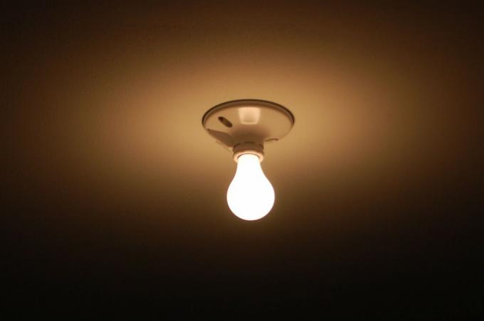 Come installare una lampada - Completa