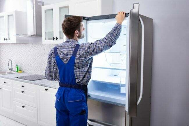 Javítsa meg vagy cserélje ki a hűtőszekrényt