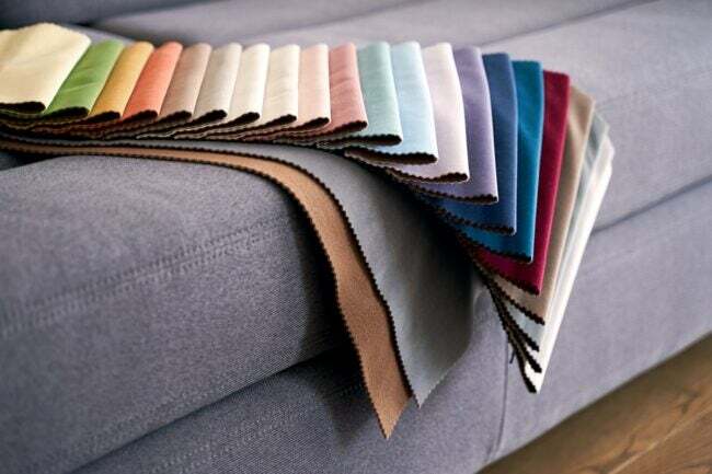 cómo deshacerse de un sofá - tela de diferentes colores