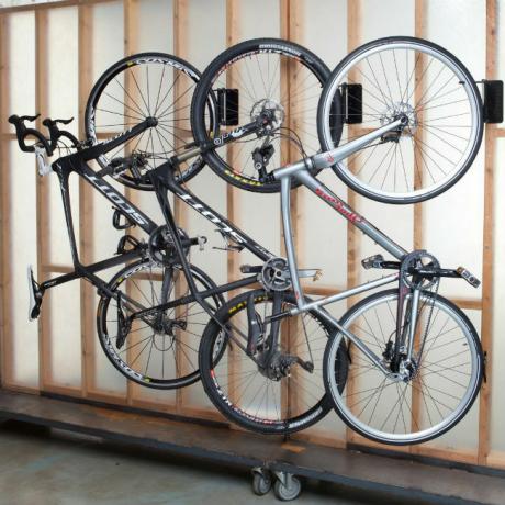 Como montar uma bicicleta na parede com uma dobradiça Velo de feedback esportiva