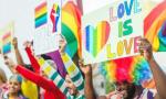10 طرق رائعة تحتفل بها المجتمعات بشهر فخر LGBTQIA+