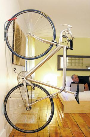 Sådan vægmonteres en cykel med en Delta -cykelholder