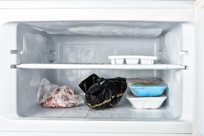 冷凍庫で霜が降りますか？ これらの6つのトラブルシューティングのヒントに従ってください