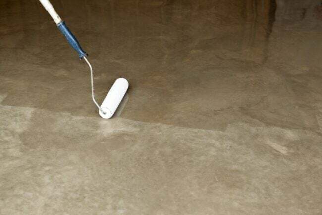 コンクリート床に塗布するコンクリートシーラー