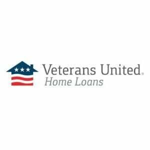 Слова «Veterans United Home Loans» отображаются серым цветом рядом с красно-бело-синим логотипом компании в форме дома на белом фоне.