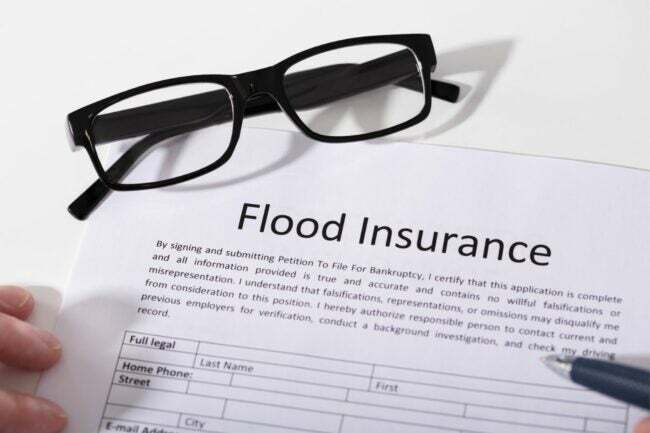 Vad täcker översvämningsförsäkringen