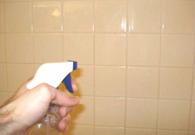 Hartwasserflecken entfernen - Dusche