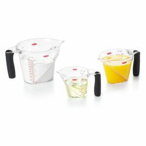 אופציית כוסות המדידה הטובה ביותר: סט OXO Good Grips 3 חלקים זווית מדידת כוס מדידה