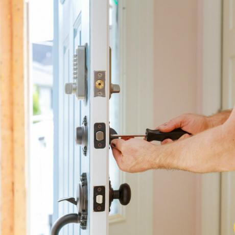 7 rzeczy, które należy wiedzieć przed zmianą zamków w drzwiach