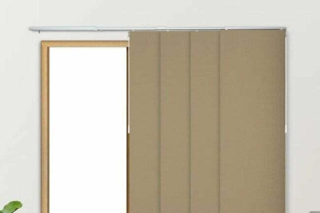 Geriausias slankiojančių durų langų pasirinkimas: Platuma veikia pusiau permatomas vertikalios žaliuzės