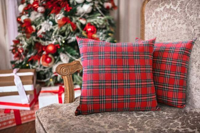 Najlepsza opcja dekoracji świątecznych: 4TH Emotion Christmas Scottish Plaid Pillow Covers